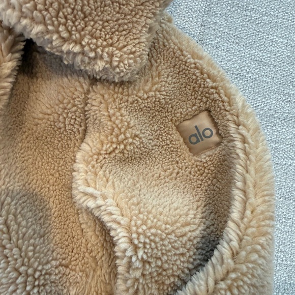 Alo Sherpa Zip Jacket – Tan / Camel - Picture 5 of 10